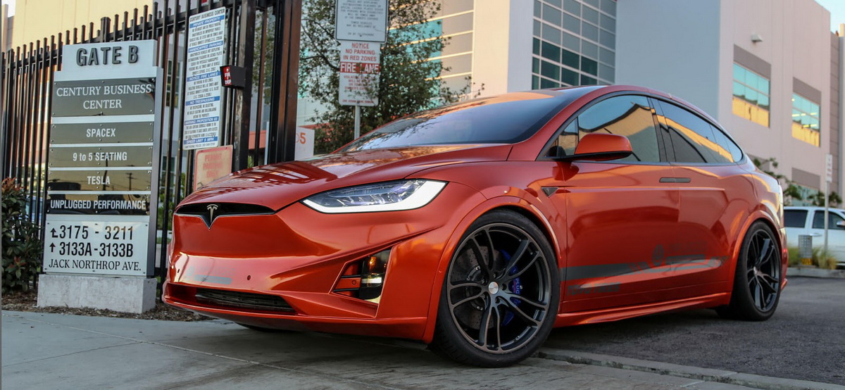 Diện kiến một bản độ Tesla Model X sẽ tham dự triển lãm SEMA 2016