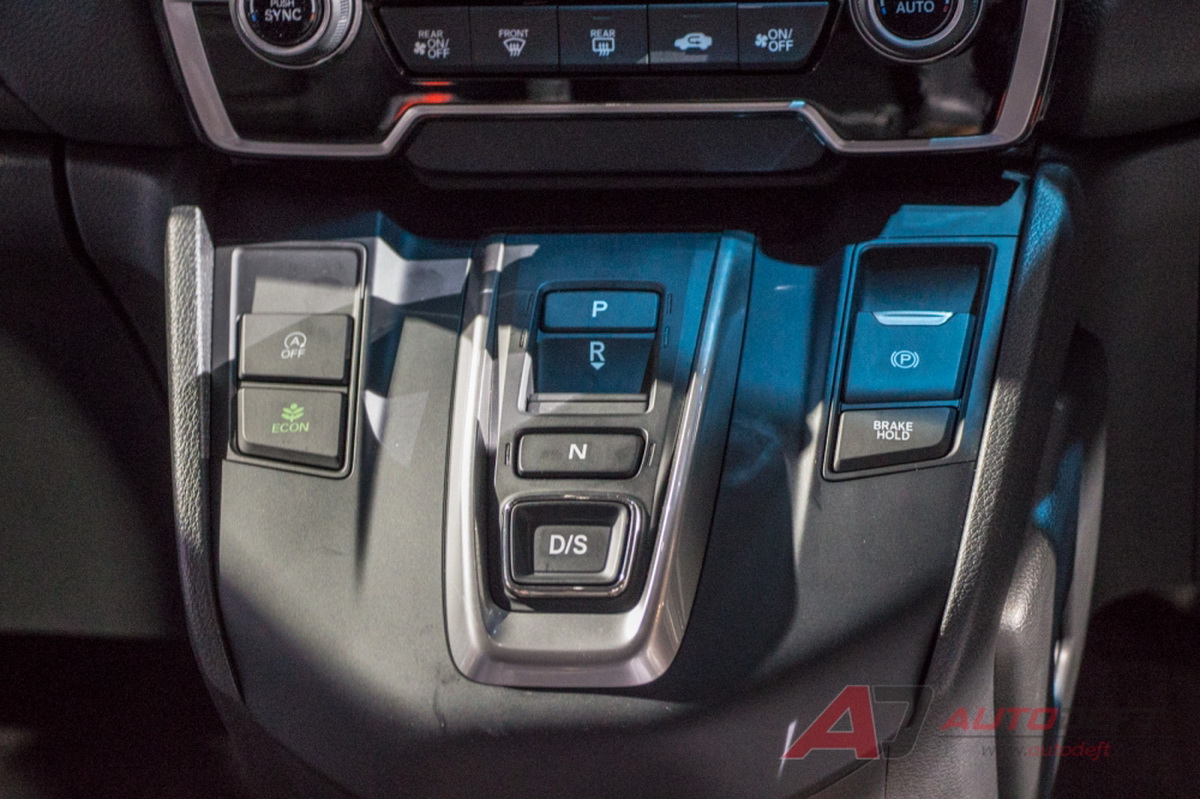 Cận cảnh ảnh thực tế và giá bán Honda CR-V 2017 phiên bản 3 hàng ghế