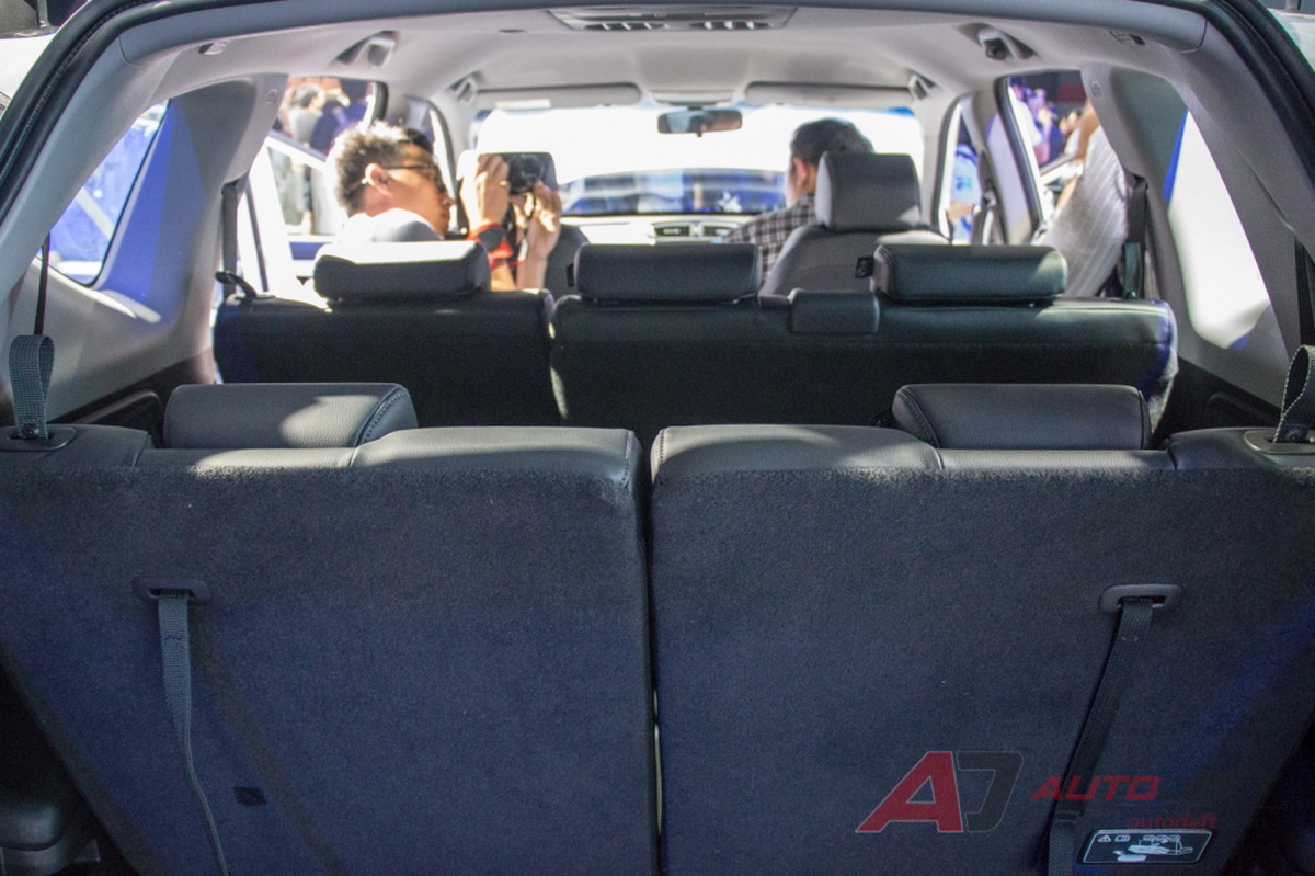 Cận cảnh ảnh thực tế và giá bán Honda CR-V 2017 phiên bản 3 hàng ghế