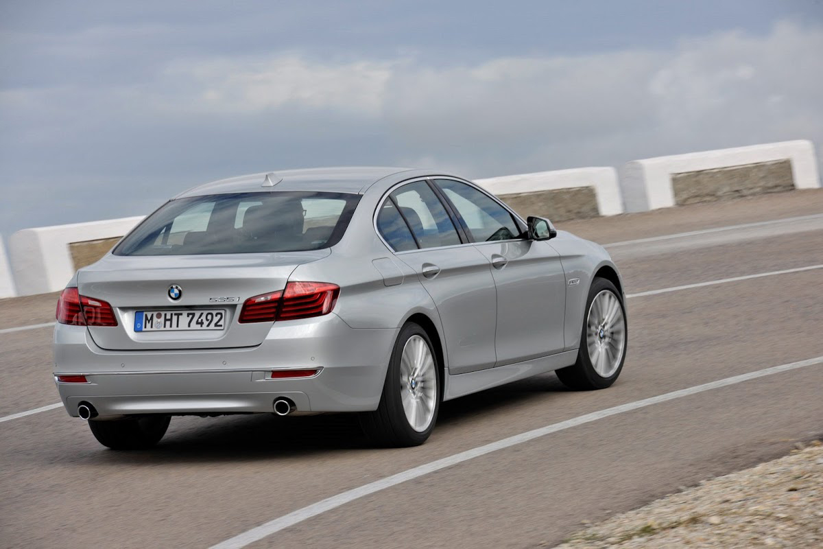 BMW 5-Series bị triệu hồi tại Mỹ do lỗi đèn phản quang