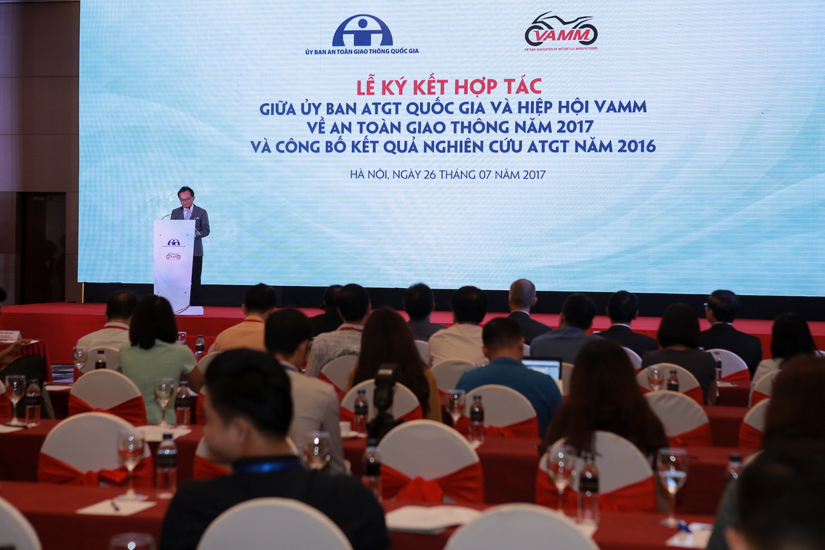 Hiệp hội xe máy Việt Nam tiếp tục hỗ trợ các chương trình an toàn giao thông 2017