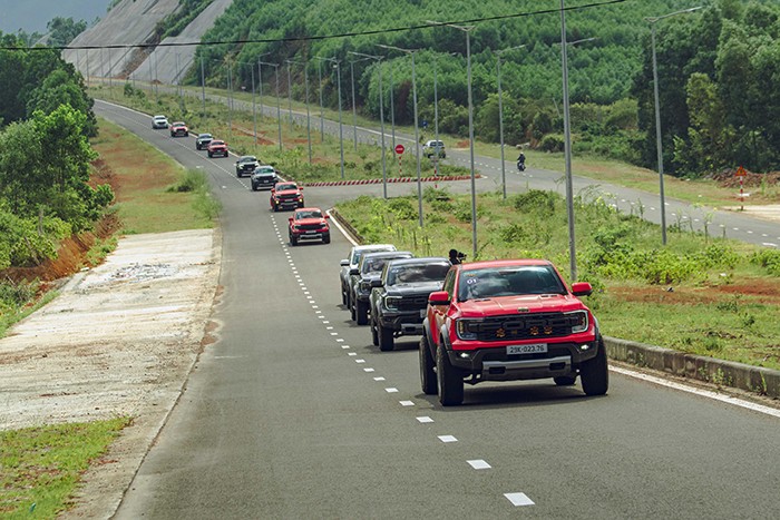 ford-ranger-raptor-autovina-1-1747760318.jpg
