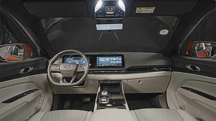 ford-territory-platinum-inside-1-ok-1785260632.jpg