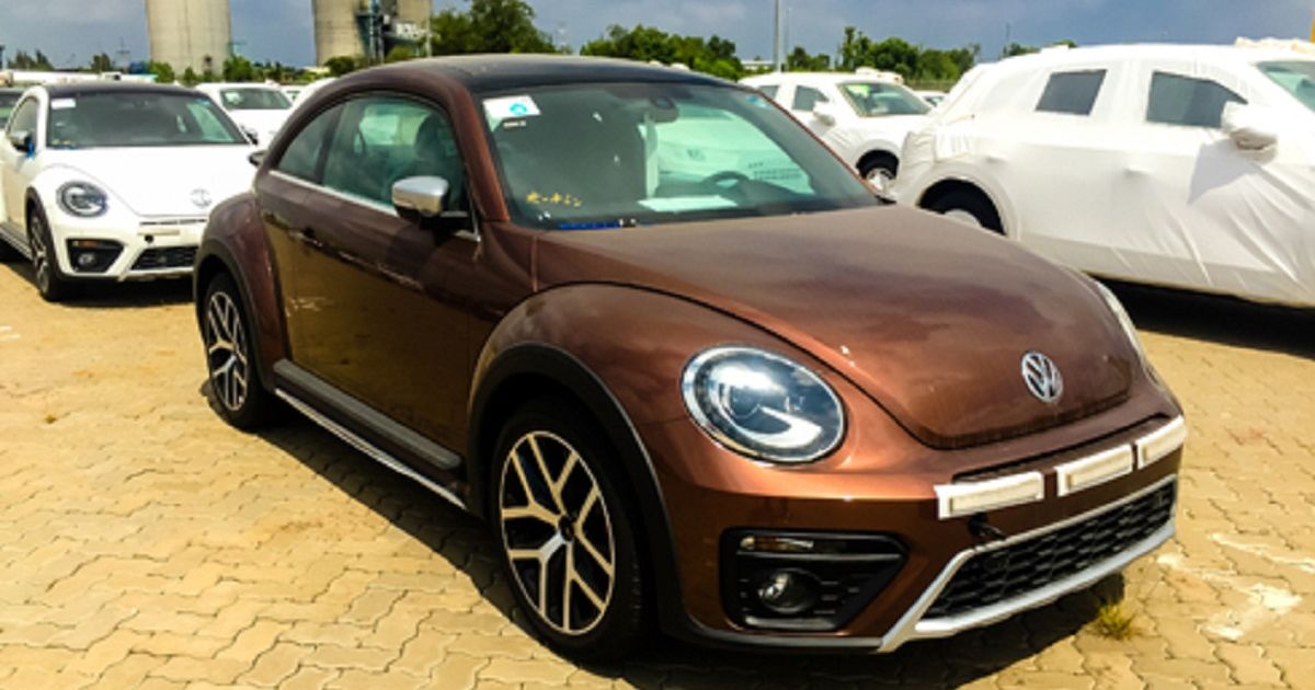 Xe “con bọ” VW Beetle Dune màu độc giá 1,47 tỷ về Việt Nam