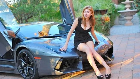 Nhật ký vi vu Aventador của nữ sinh 17 tuổi