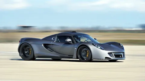 Venom GT soán ngôi "nhanh nhất" của Veyron