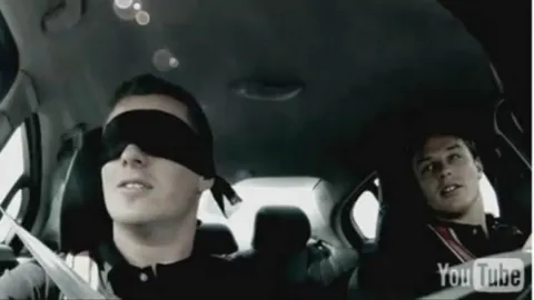 Video: Bịt mắt điều khiển Volvo S60 2011 trên đường đua