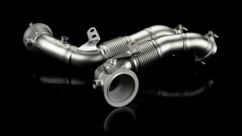 Akrapovic ra mắt ống xả "độ" cho xe BMW
