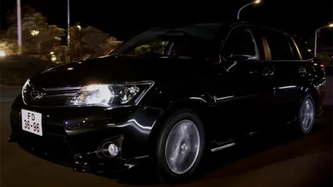 Toyota giới thiệu Corolla Fielder 2013