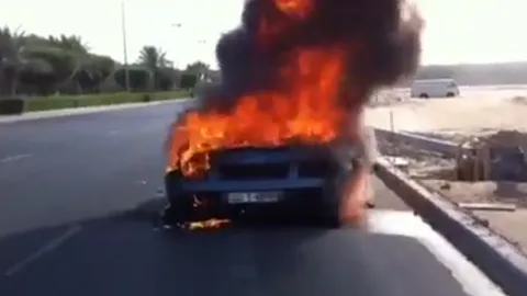 "Siêu bò" Lamborghini cháy dữ dội ở Kuwait