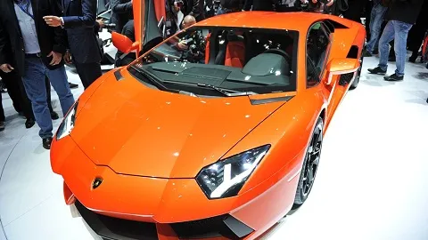 [Geneva 2011 Video] Lamborghini LP700-4 Aventador