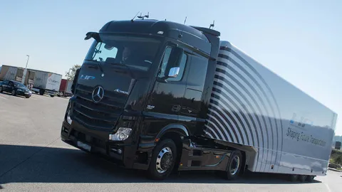 Daimler chạy thử xe tải tự lái đầu tiên trên thế giới ở Đức