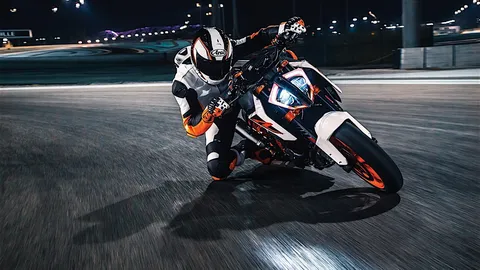 Video giới thiệu KTM 1290 Super Duke R 2017