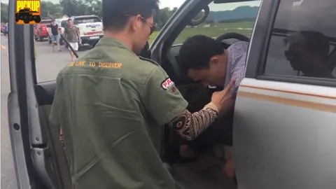 Tiềm ẩn tai nạn kinh hoàng khi lái xe say gục bên vô lăng