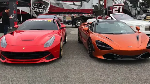 Video Ferrari F12 800 mã lực thi đấu đường thẳng với McLaren 720S