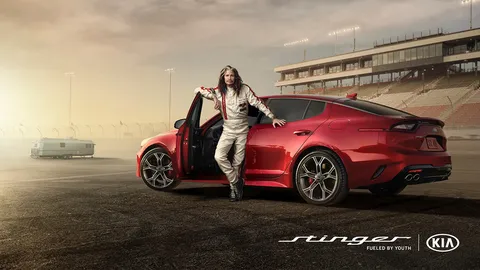 Video “đã mắt” ngắm thủ lĩnh Aerosmith Steven Tyler kiêu hãnh cùng Kia Stinger GT