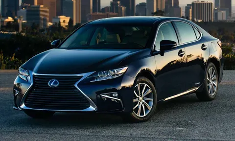 Album Lexus ES 350 2016
