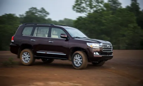 Ảnh Toyota Land Cruiser 2015 tại Việt Nam