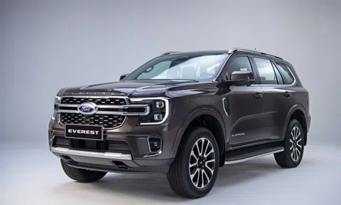 Ford Everest Platinum và Ford Ranger Stormtrak nâng tầm trải nghiệm khách hàng thế hệ mới