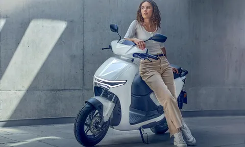Xe máy điện Honda CUV e: chính thức đến những khách hàng đầu tiên