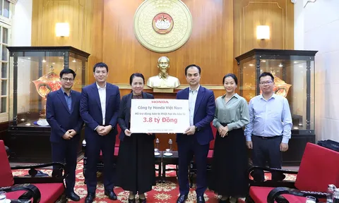 Honda Việt Nam đồng hành, sẻ chia cùng người dân bị ảnh hưởng bởi lũ lụt