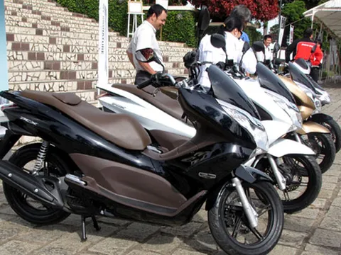 Xe tay ga Honda PCX giảm giá 2 triệu đồng