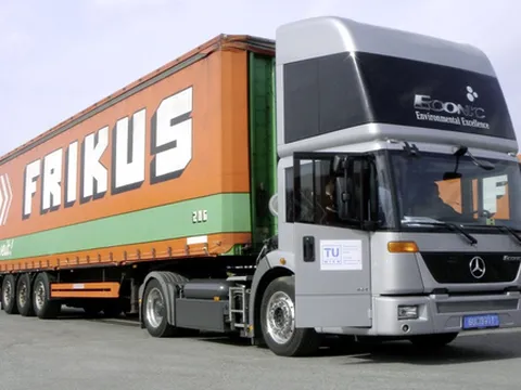 Dàn xe tải hoành tráng của Mercedes-Benz