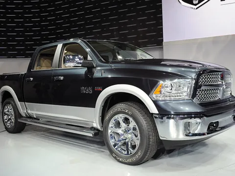 Dodge Ram 1500 2013: "nhậu" ít hơn