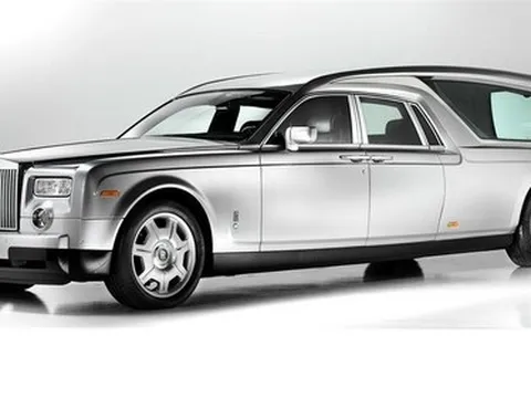 "Sốc" với xe tang hiệu Rolls-Royce