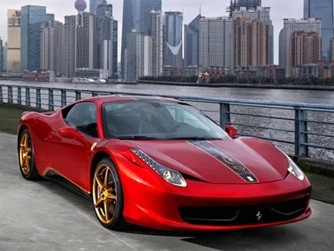 Ferrari "rồng" bị "ném đá" ở Trung Quốc