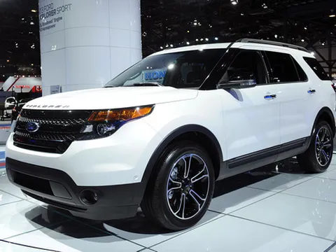Ford Explorer Sport: tăng tốc như xe thể thao