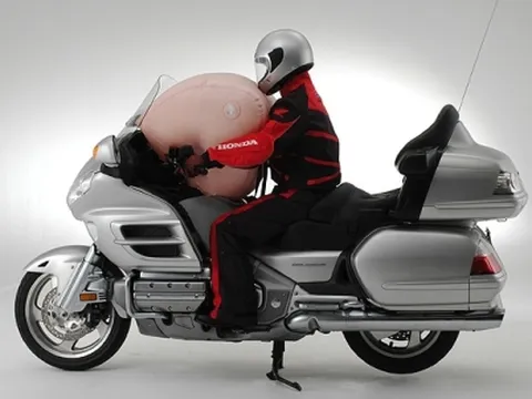 Công nghệ túi khí trên Honda Gold Wing