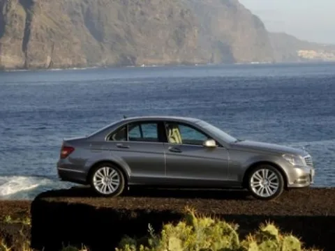 C-Class 2012: Phù hợp với cả nam và nữ