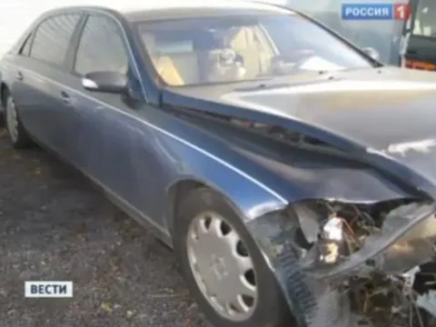 Toyota đâm Maybach, đền gần 300.000 USD