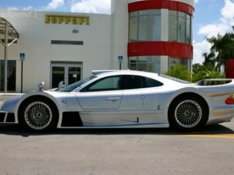 Rao bán Mercedes cũ, giá 1,8 triệu USD