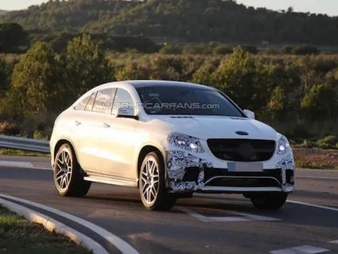 Mercedes GLE Coupe đối thủ của BMW X6M