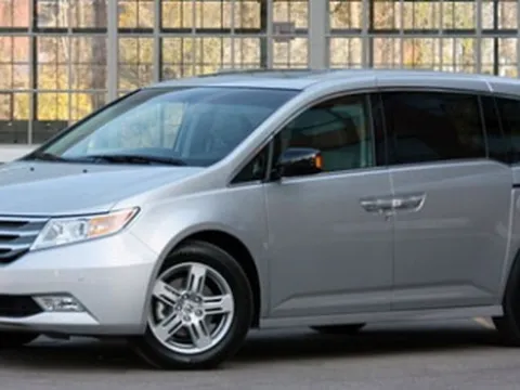 Honda Odyssey 2011 lại dính “án” thu hồi