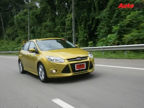 Ford Focus mới "đả bại" Toyota Corolla ?