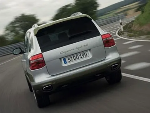 Porsche hoãn ra mắt xe Cayenne hybrid