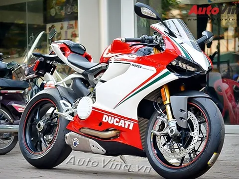 Ducati 1199 Tricolore đầu tiên về Việt Nam