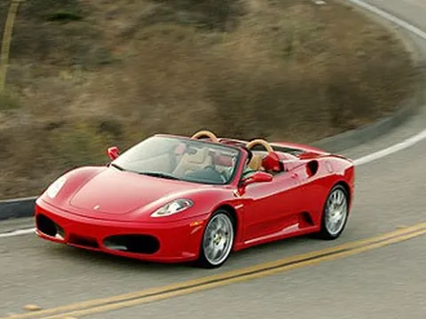Chờ 3 năm mới mua được xe Ferrari