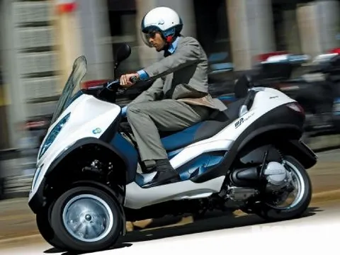 Piaggio Mp3 Hybrid 300ie - cho cuộc sống xanh hơn