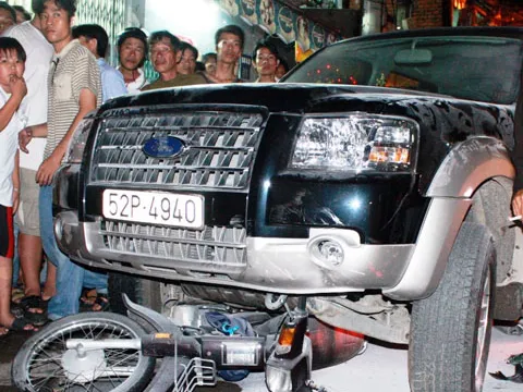 Cuộc truy đuổi kinh hoàng ôtô gây tai nạn giữa Sài Gòn