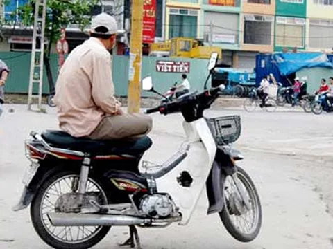Lái xe ôm phải có phù hiệu, trang phục riêng