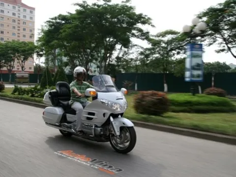 Honda Gold Wing GL1800 - Giấc mộng đường trường