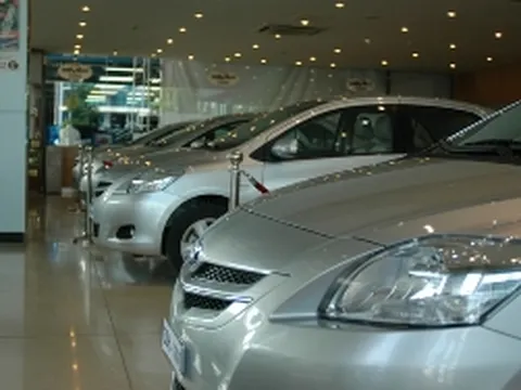Sedan sốt kỷ lục, Altis “cháy” nhất thị trường