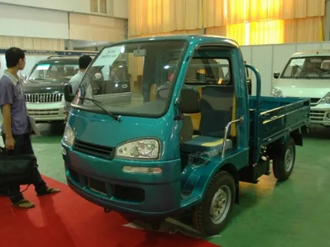 Phát triển công nghiệp xe hơi, Khởi đầu từ linh kiện