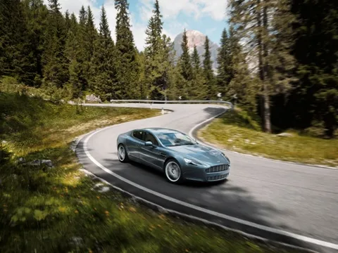 Rapide - Sedan sang trọng kiểu Aston Martin