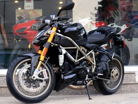Ducati Streetfighter S 2010 có mặt tại Việt Nam