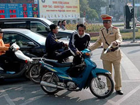 Tăng phí, tăng phạt để chống kẹt xe